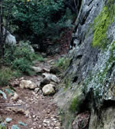 RAT006 Steep cliffs on right